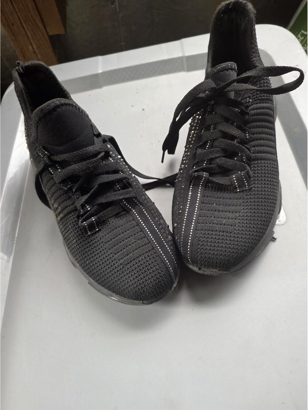 spiked Sneakers womans 7.5 M Black Breathable Athletic Shoes []